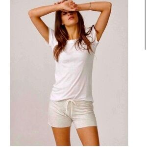 Monrow Super Soft Vintage Sweatshorts in Ash.